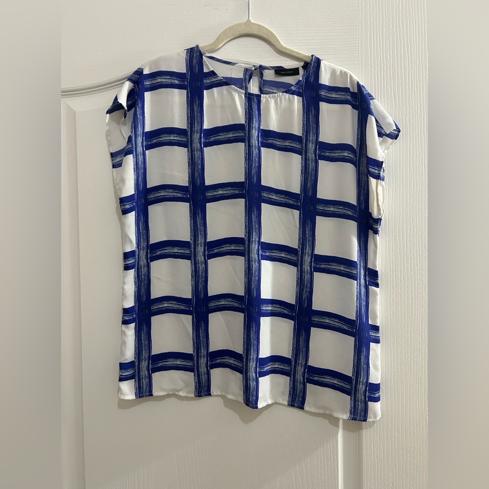 Halogen Blue and White Patterned Blouse